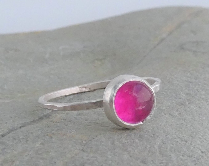 Small Bright Pink Rani Jade Silver Ring, Handmade Hammered Stackable Silver Ring, Pink Gemtone Silver Ring, Contemporary Silver Jewelry