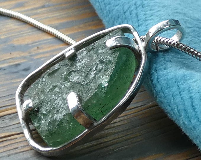 Rustic Hammered Sterling Silver Green Aventurine Pendant Necklace, Raw Natural Gemstone Jewellery w Prong Setting, Unique Artisan Jewellery