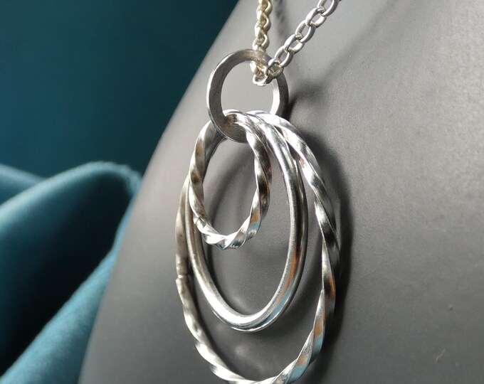 Light Fidget Silver Circle Pendant Necklace, Minimalist Light Hammered Multiple Real Solid Sterling Silver Rings w Belcher Chain Necklace