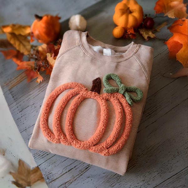 Sudadera de CALABAZA con lazo de hilo de chenilla BORDADA Camisa de otoño personalizada con hilo de chenilla Sudadera con lazo de calabaza y especias Camisa de otoño