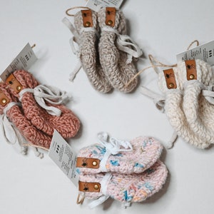 Gehäkelte Baby-Hausschuhe, Babyschuhe häkeln, Babyschuhe, Geschenke für Neugeborene, Baby-Hausschuhe, peruanische Wolle häkeln Booties, Baby-Dusche-Geschenk,