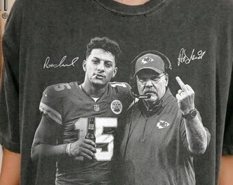 T-shirt vintage Patrick Mahomes Andy Reid Kansas Football, sweat-shirt Comfort Colors, cadeau humoristique pour les fans de sport (doigt d'honneur).