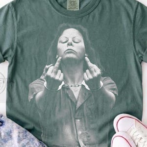 Aileen Wuornos långfingertröja, True Crime Vintage Graphic-tröja, mörk humoristisk seriemördar-tröja, kuslig makaber fantröja