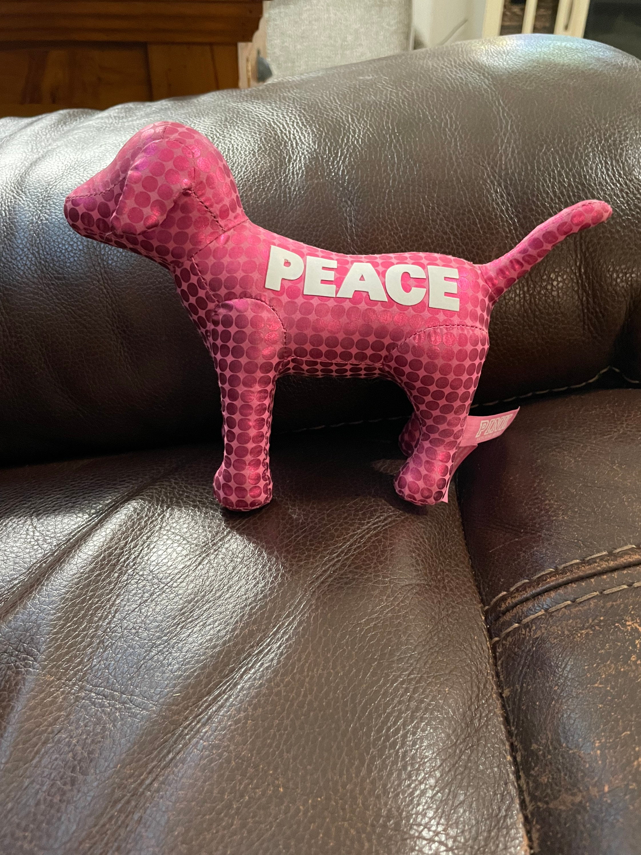 humor Blazen Langwerpig Victorias Secret Peace Dog Stuffed Animal - Etsy België