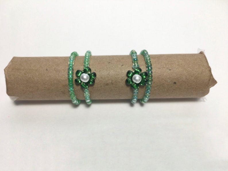 green beaded flower ring daisy bead ring dainty ring