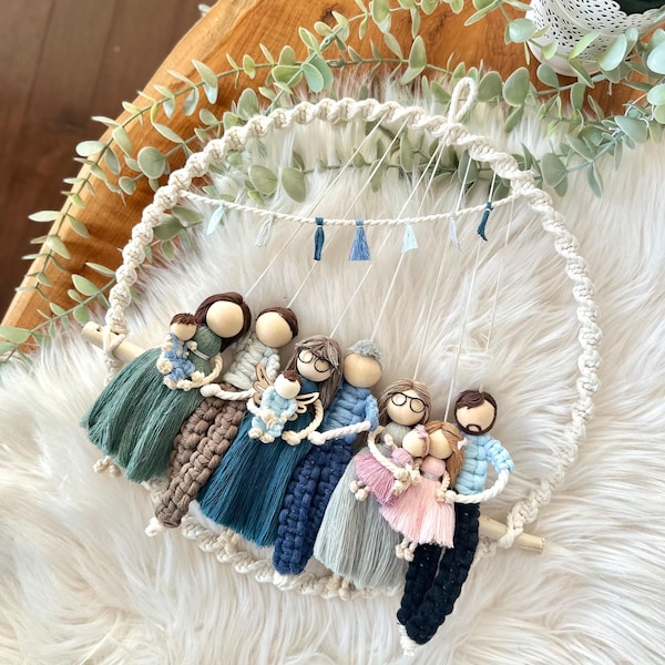 Custom Familie Figuren Wandbehang | Handgefertigte Makramee Figuren Dekor | Boho Familienporträt | Einzigartiges Jubiläums- und Wohndekorgeschenk
