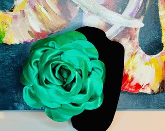 LINKS Oversized Green Satin Flower Brooch
