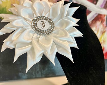 JJOA Protocol Perfect White Satin Kanzashi Ribbon Flower Brooch with Rhinestone Interlocking JJ Center - Jack and Jill of America