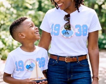 Camiseta blanca con logo de JJOA YOUTH de 1938 - Jack and Jill