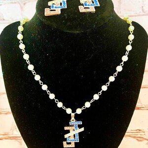Jack and Jill of America pearl beaded necklace & earring set