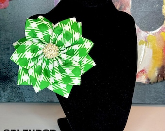 Links Inspired Green & White Plaid Grosgrain Ribbon Flower Brooch