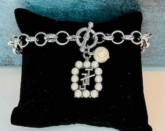 JJOA Chain Link Bracelet with Pearl Trim Interlocking JJ Charm and Pearl