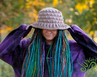 Chunky Party Bucket Hat Bubble Crochet Beige Winter Wear Festival / Rave Trippy Dreadlock Krempe Handmade Geschenk für Ihn Sie von Jungle Poets
