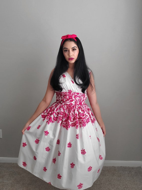 Beautiful Unique Vintage Floral Print Vintage Dres