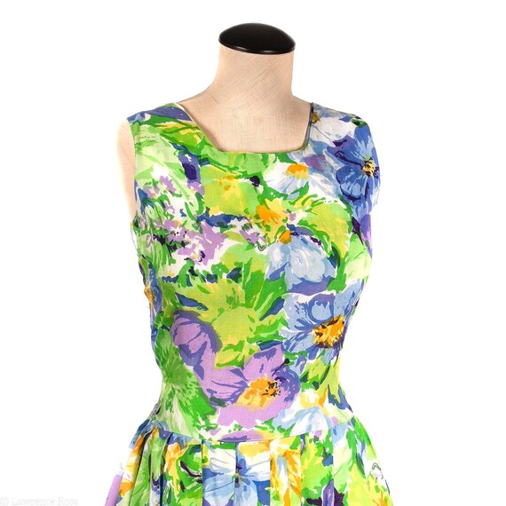 Adorable 1950's Watercolor True Vintage Floral Ray