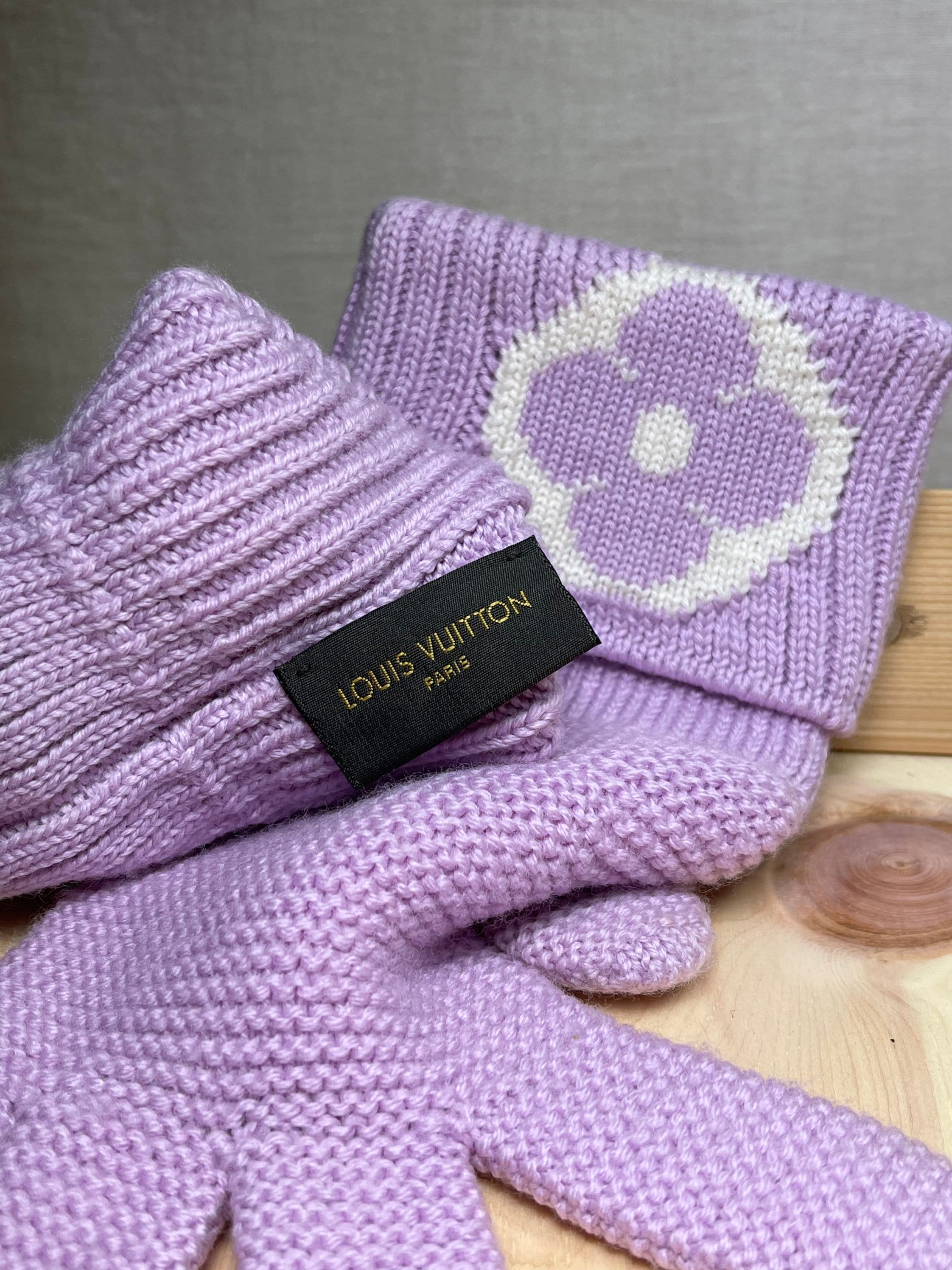 Louis Vuitton - Authenticated Knitwear - Cashmere Purple Plain for Women, Never Worn, with Tag