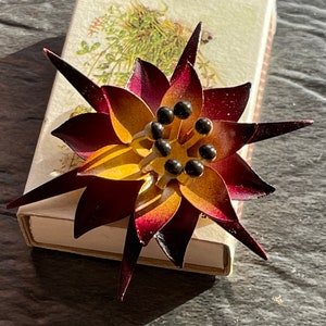 Brooch Flower Flower Hand Made Lacquered Single Piece Old Vintage Collector&#39;s Item Rarely Eye-Catcher