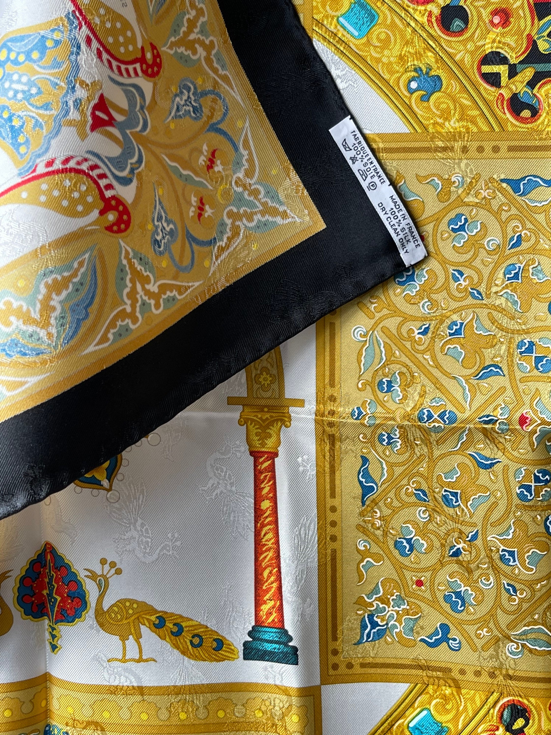 HERMES SCARF　100%SILK　MADE IN FRANC HERMES 100% silk scarf made France EXCELLENT Condition