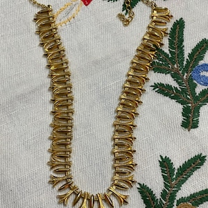 Necklace lily 50s costume jewelry ladylike Downton Abbey style shine