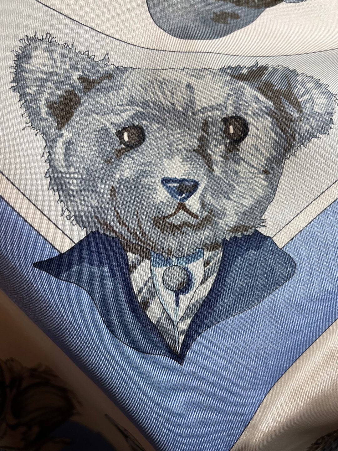 HERMES スカーフ CONFIDENTS ブルー ベア 熊 il_1080xN.5661734947_gffj.jpg