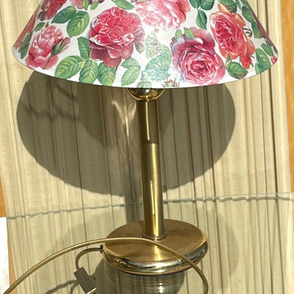 Tischlampe Rosen handgefertigt Einzelstück Hingucker Eye Catcher altmodisch Shabby chic Landhaus