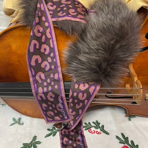 Louis Vuitton scarf collar Leo old pink lika taupe elegant ladylike extravagant very unusual Christmas gift idea