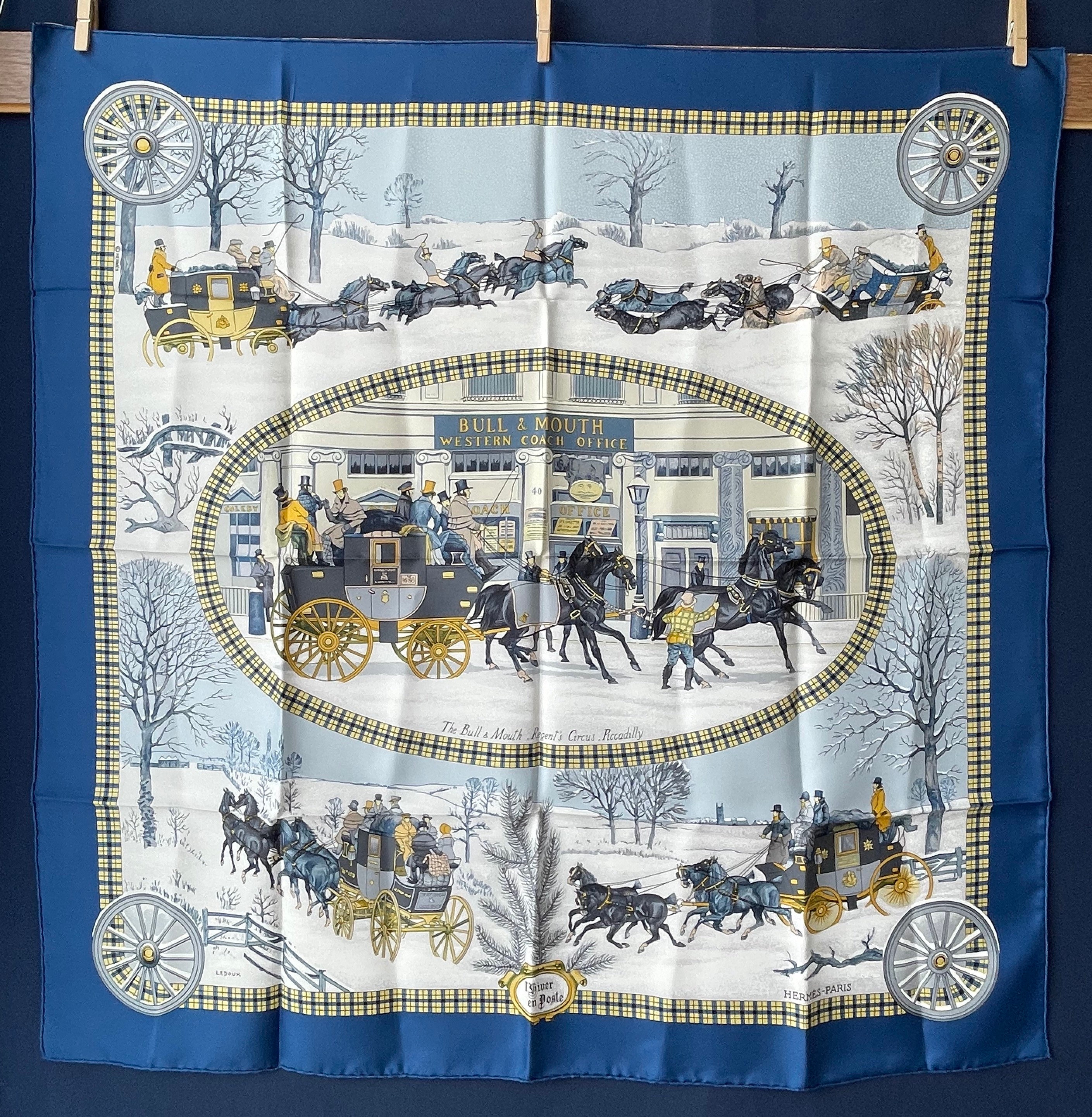 エルメス シルク LHIVER EN POSTE スカーフ Hermès L'Hiver en Poste Red Silk Scarf - Vintage Lux