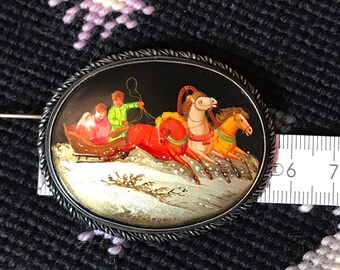 Brooch magnifying glass painting Russia winter sleigh painting rarity beautiful one-of-a-kind unique piece