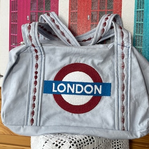 Sac London petit. Bowling Back Westminster Big Ben accessoires pièce unique