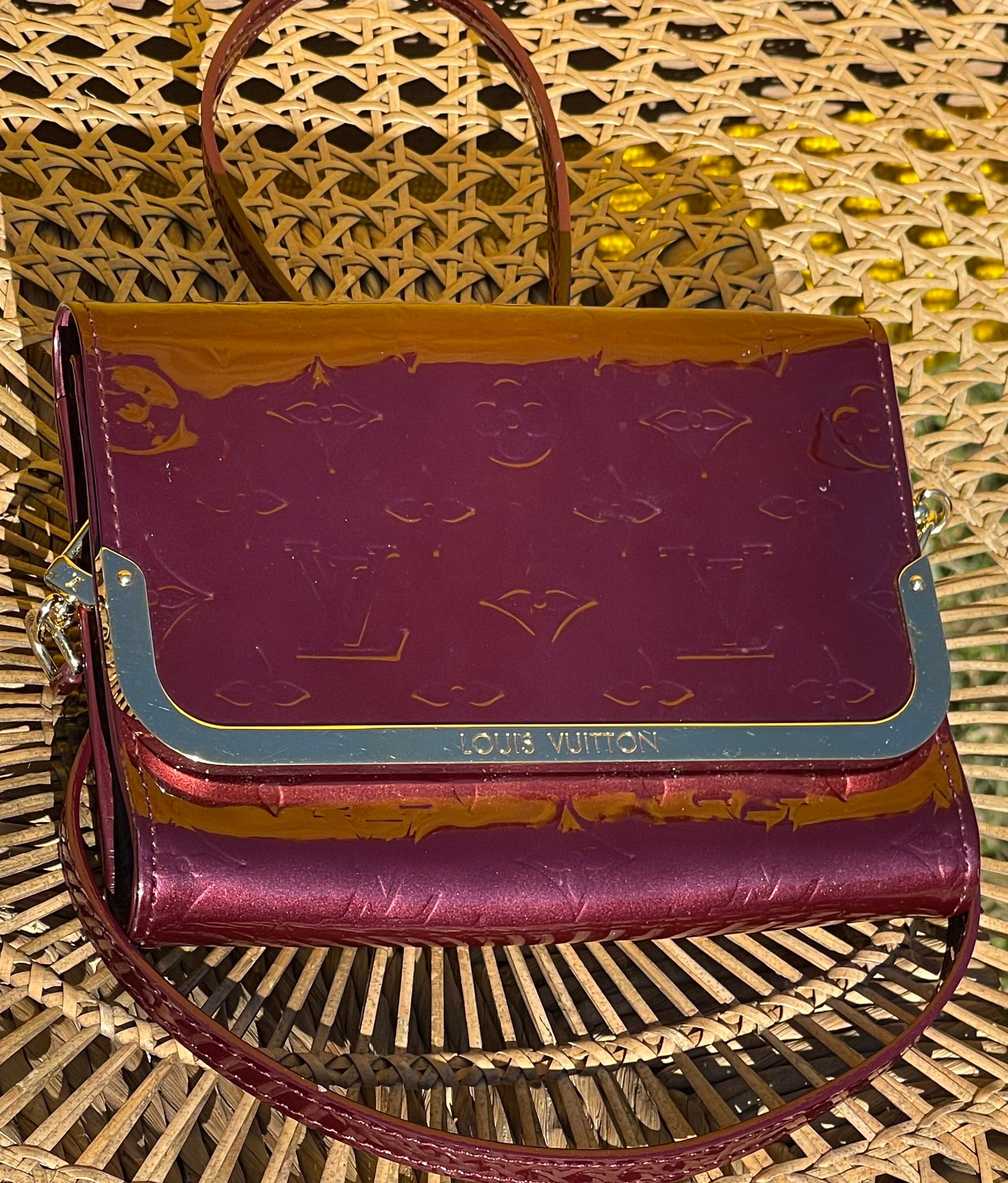 Pre-Owned Louis Vuitton 2011 Monogram Vernis Red Patent Leather Zippy 