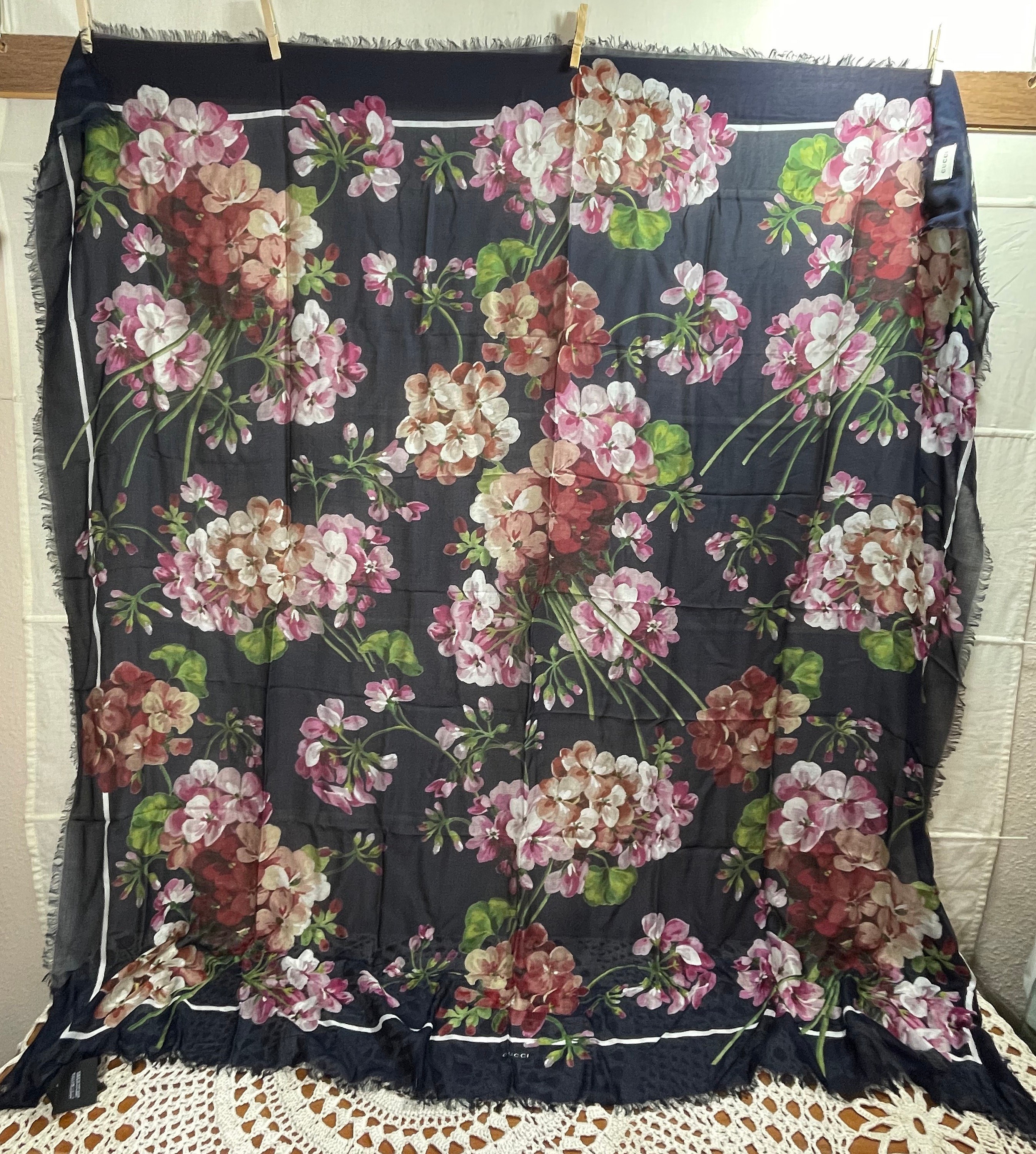 Gucci Modal Cloth Blooms Black Pink Carre Geant 140 Cm