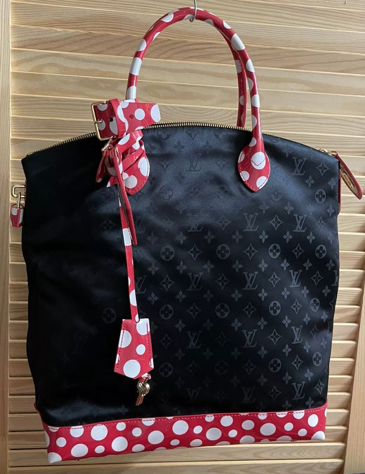 【美品】ルイヴィトン ヴェルニ ロックイット ハンドバッグ ドット 草間彌生 ルイヴィトン ロックイット MM 草間彌生コラボ ノワール M91399