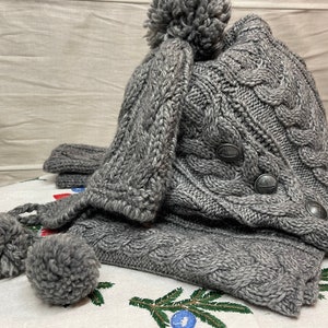Drykorn for beautiful people scarf buttons plait Seeberger knit hat bobble gloves cuffs gray soft warm wool cozy winter TRIO