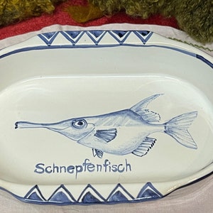 Shell snipe fish ceramic unusual exceptionally rare blue white serving dish plate