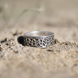 Triquette wedding ring. Male ring. Unisex ring. 925 silver ring. Biker ring. Celtic ring. Druid ring. wicca ring. men's ring.