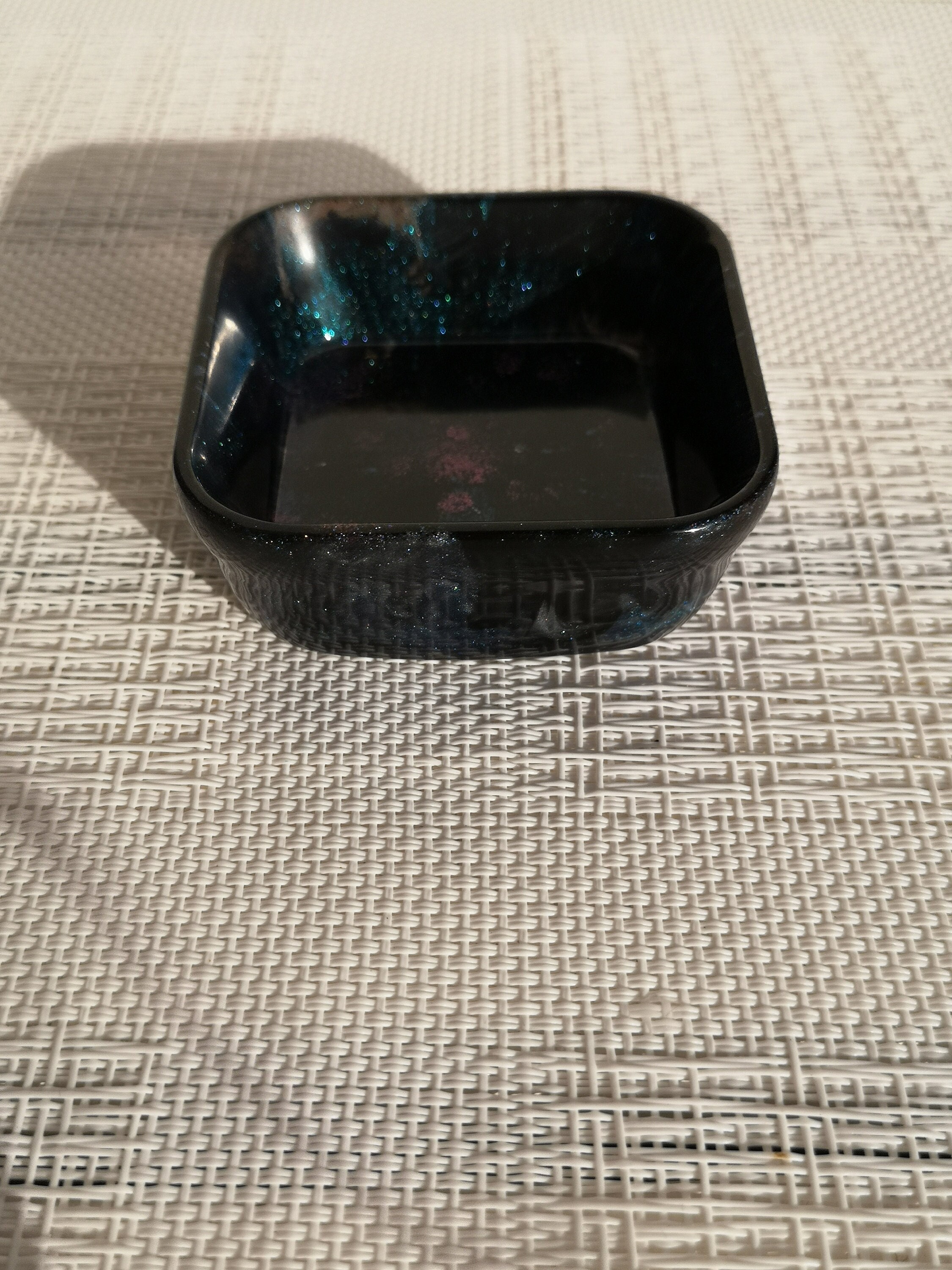Petite Coupelle Carrée en Résine avec Pigment Bleu Irisé