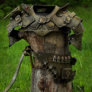 Alchemist Druid Pauldrons set, with gorget and belt