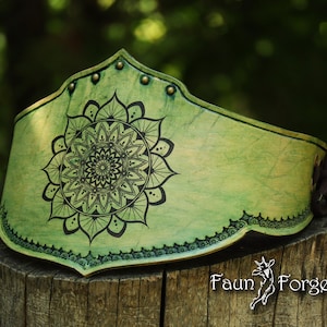 Naira Belt - Waist Corset Mandala Custom Engraveing - LARP leather costume
