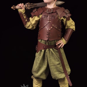 Armadura de niño - Disfraz de pícaro chibi Pequeño guerrero