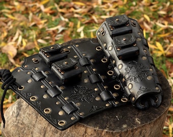 Witcher assassin bracers, tiny pouches - Larp armored cuff