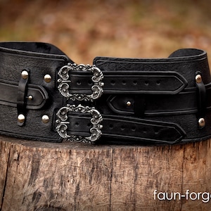 Ceinture Witcher, corset étroit à la taille.