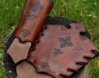 Umbra Bracers leather arm guard.