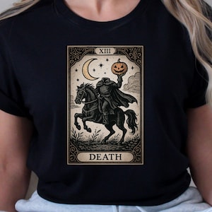 T-Shirt ohne Kopf | Tod Tarot Karte Celestial T-Shirt | Schläfriges hohles Halloween-T-Shirt | Gildan 5000 Unisex Gothic Shirt