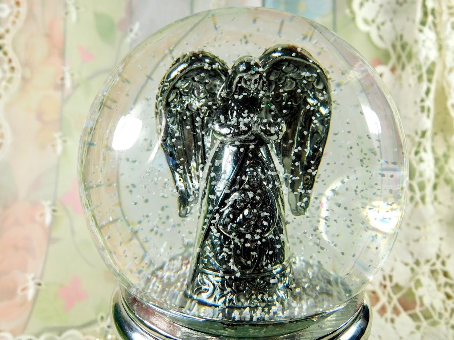 custom snow globe figurines
