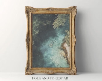 Anillo dorado en un río forestal: arte mural de fantasía mística y natural, escena de aguas tranquilas, impresión digital descargable