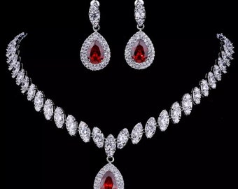 EVER FAITH Parure Femme Mariage Set Hojas Lindas Collar de Diamantes de imitación de circón Conjunto de Pendientes Colgantes con Babero
