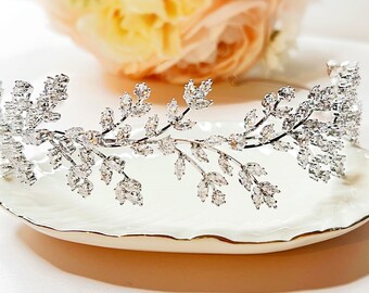 Bridal White Gold plated   Crown .Sweet  16  Wedding nupcial headwear accessory for bridal. Beautiful crystal Crown Great 100% Great Quality