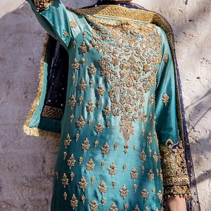 Blue Pique Vintage Day Gown With Tulip Embroidery