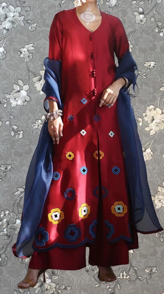 long dress on beach ANRABESS Women's Summer Casual Maxi Vacation Dresses Sleeveless Square Neck Flowy Tiered Sun with Pockets Black Small at Amazon Women's Clothing store Alexandranx Sexy Casual Minimalist NA-10.08.24AM · Woven with a Size:Medium (81cm)