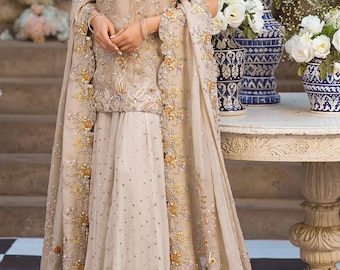 Vestido de novia de diseñador indio paquistaní.